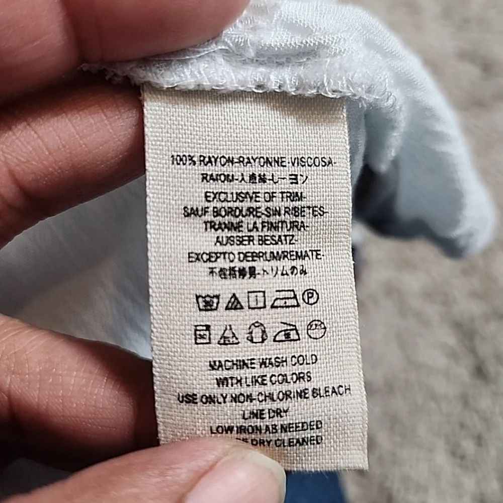 Free People Boho Floral White Tunic Top Blouse Keyhole Front Pockets Size Medium - Picture 10 of 10